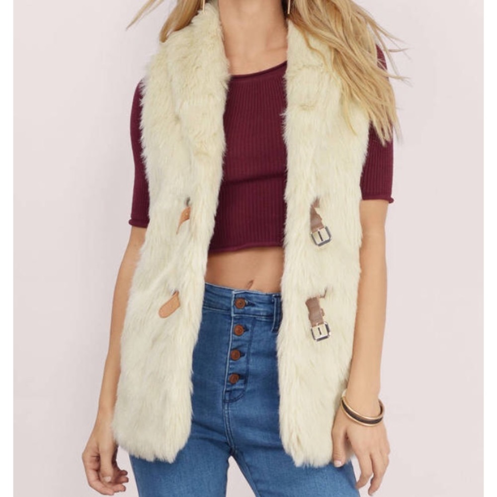 New with tags! Chic faux fur vest